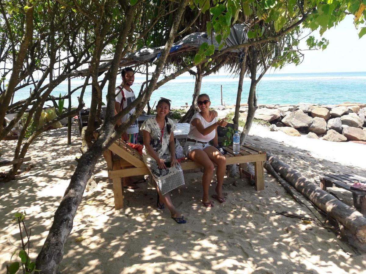 Colonial Surfing Villa Hostel & Home Stay Midigama East Exterior photo